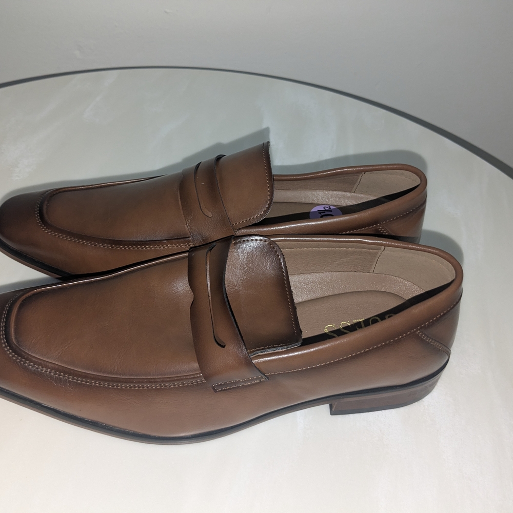GUESS Men's Brown Leather Penny Loafers